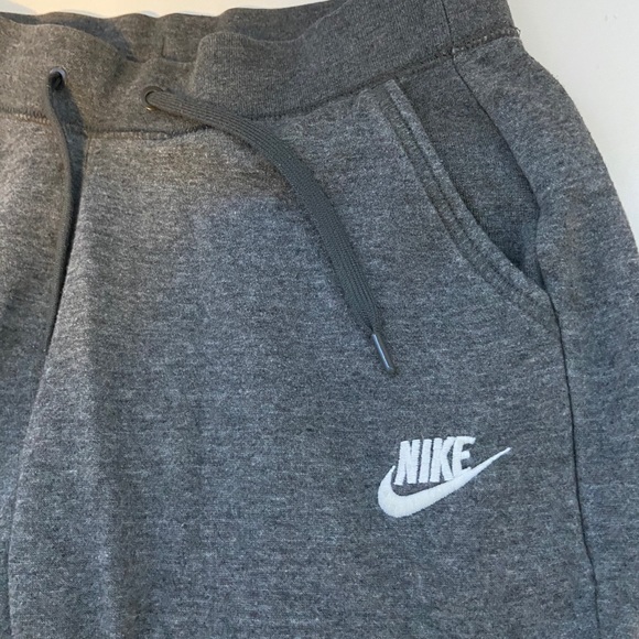Nike sweatpants - Picture 3 of 4